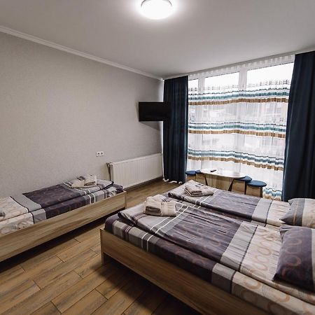 Brooklyn 2 Hotell Jablunytsja Eksteriør bilde